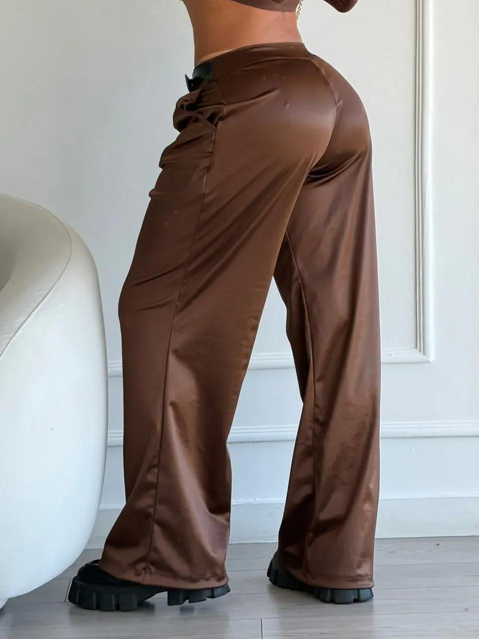 Pantalón Destellante de Bota Ancha con Tiro Alto