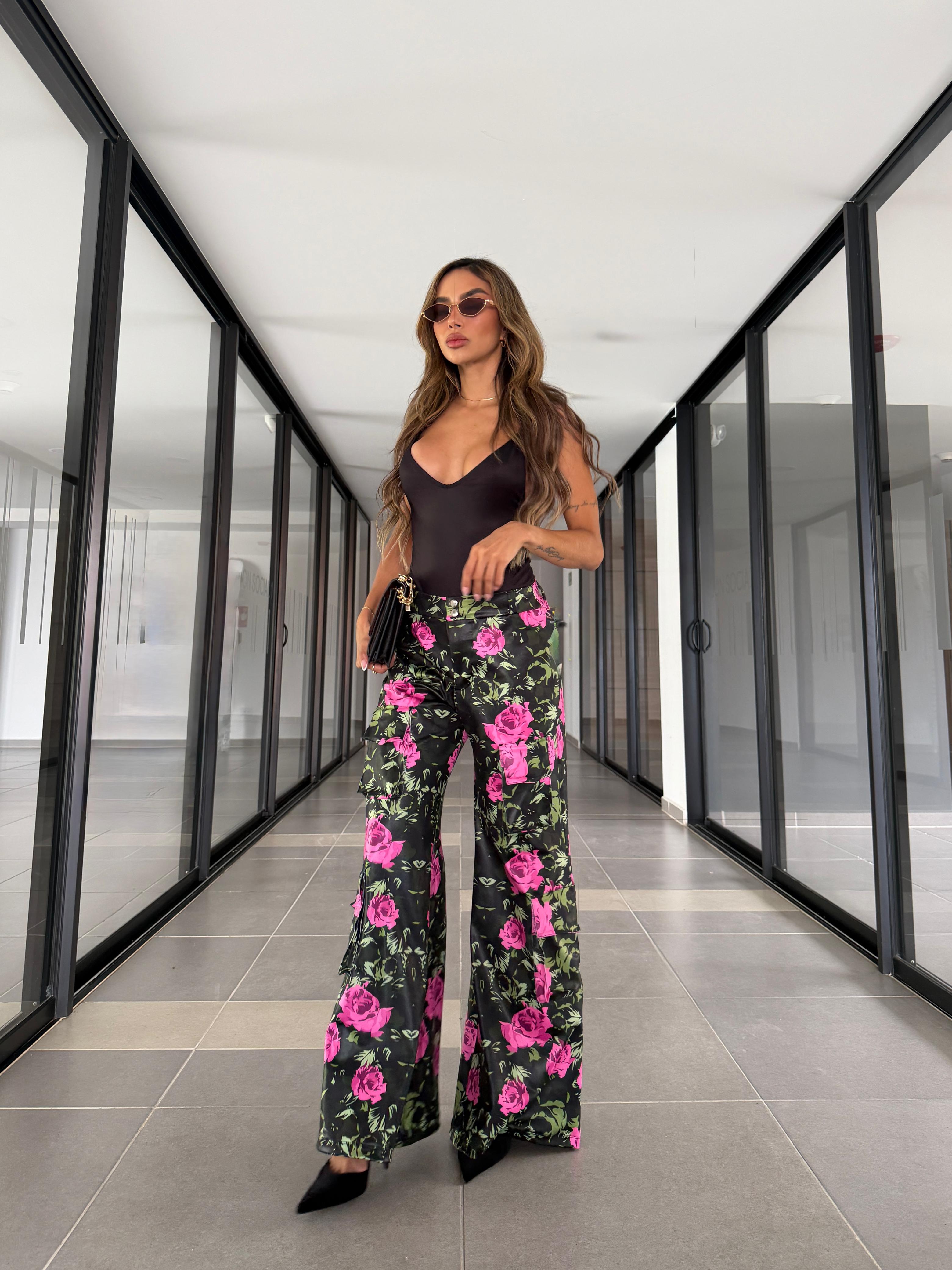 Pantalón efecto cuero Estampado Floral de Rosas Bolsillos Cargo