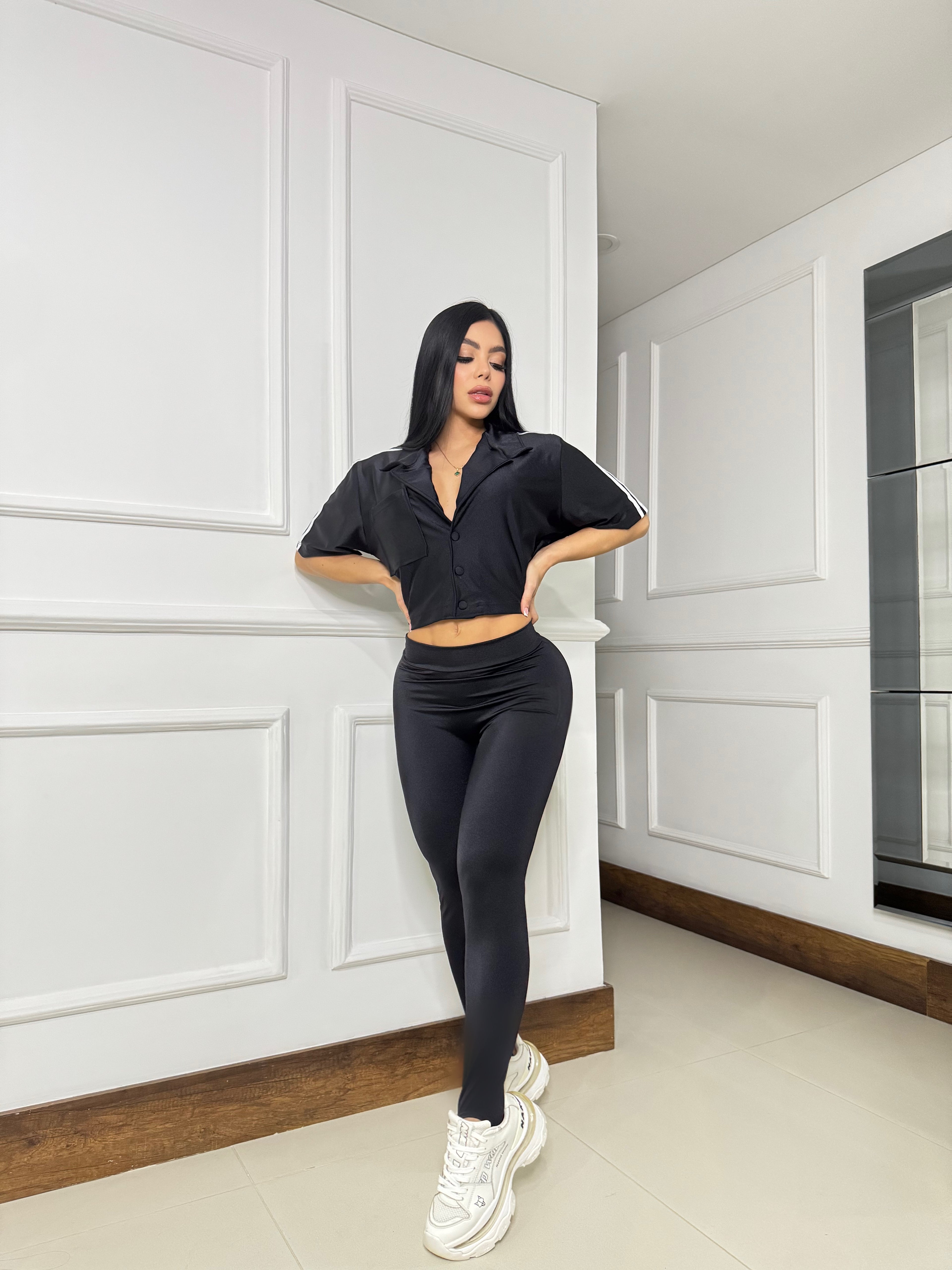 Set urban sport en tela destellante camisa con cuello y botones - leggins