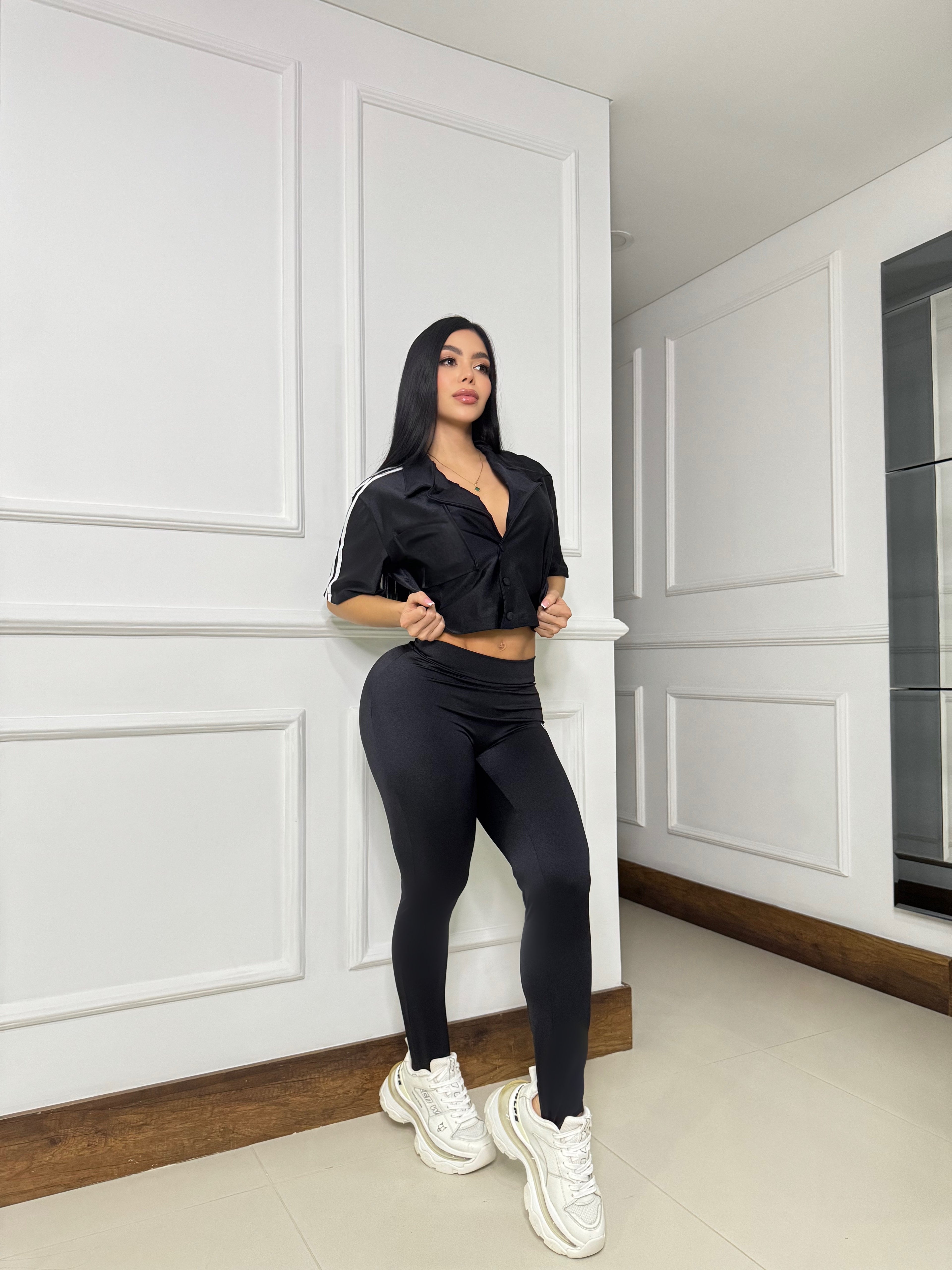 Set urban sport en tela destellante camisa con cuello y botones - leggins