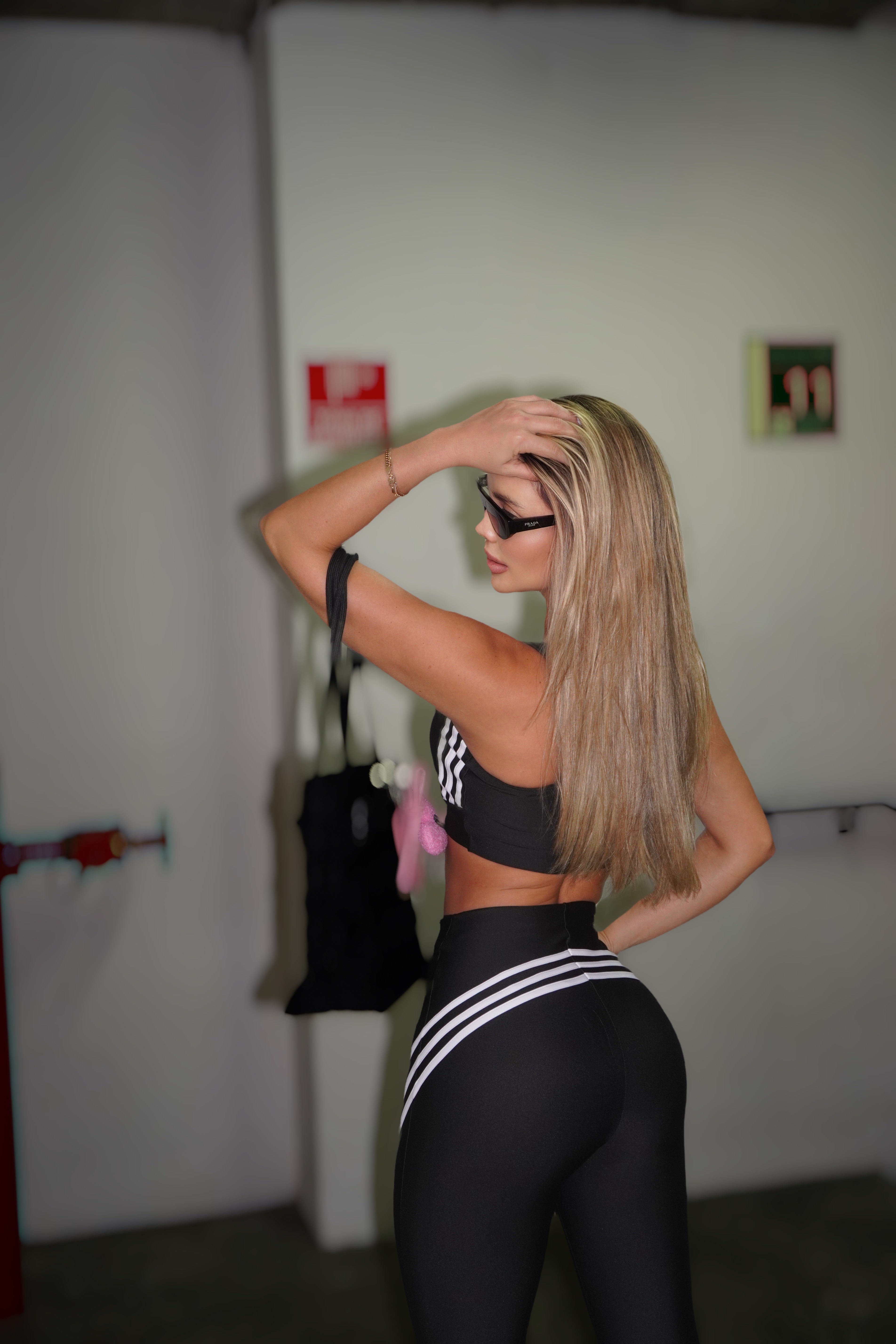 Set deportivo casual en tela suplex con rayas en contraste